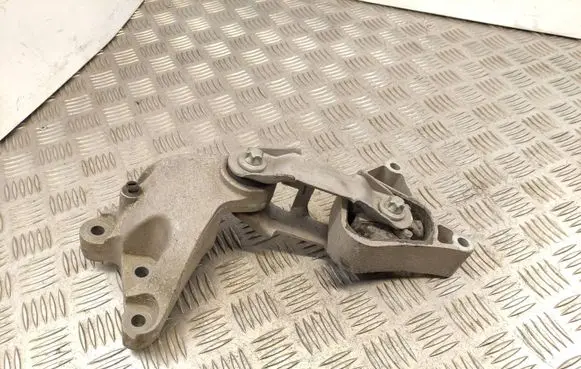 Mercedes-Benz B W246 W242 Engine mount bracket A2462401103