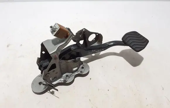 Nissan X-Trail T33 Brake pedal 465016RU0B
