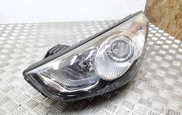 Hyundai ix35 Headlight/headlamp 921012Y