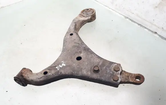 Hyundai i30 Front lower control arm/wishbone