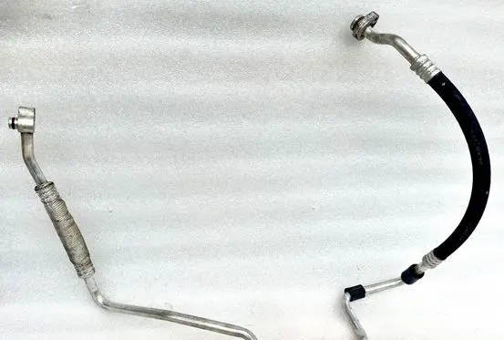Volkswagen PASSAT B6 Air conditioning (A/C) pipe/hose 3C0820743BF