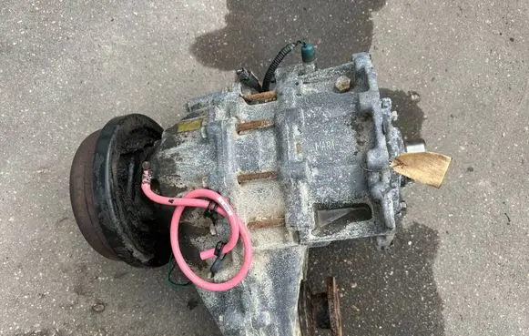 Nissan Patrol Y60 Gearbox transfer box case 3310020J53
