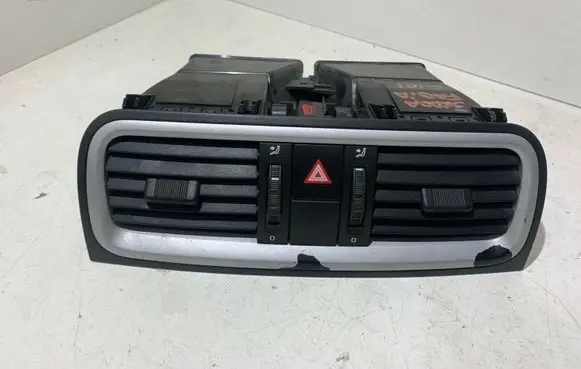 Skoda Fabia Mk1 (6Y) Dash center air vent grill 5J0820951