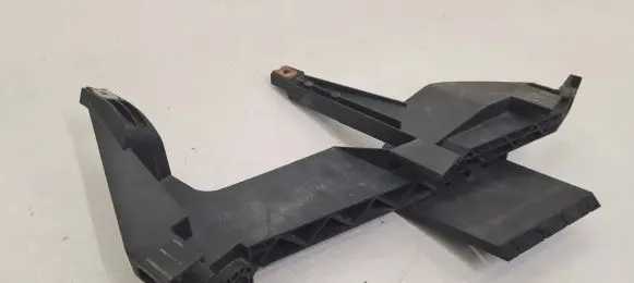 BMW X3 E83 Headlight/headlamp mounting bracket 1301073025