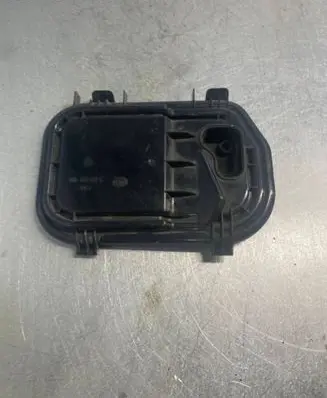 Audi A6 S6 C6 4F Headlight/headlamp dust cover 16016300L
