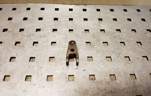 Mercedes-Benz E W211 Fuel Injector clamp holder