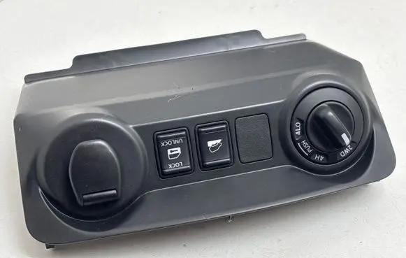 Nissan Navara D23 Multifunctional control switch/knob 682UU4KJ0A 682464KJ0A