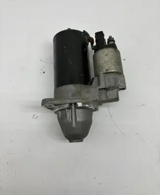 BMW 5 F10 F11 Starter motor 7638194 0001138058