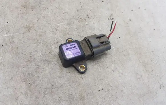 Nissan X-Trail T30 ESP acceleration yaw rate sensor 479308H300