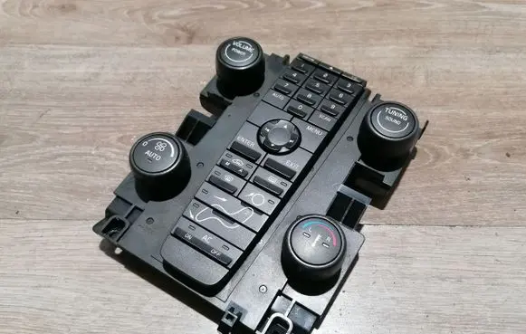 Volvo S40 Climate control unit 8697155