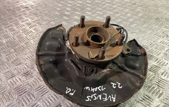 Toyota Avensis T250 Front wheel hub