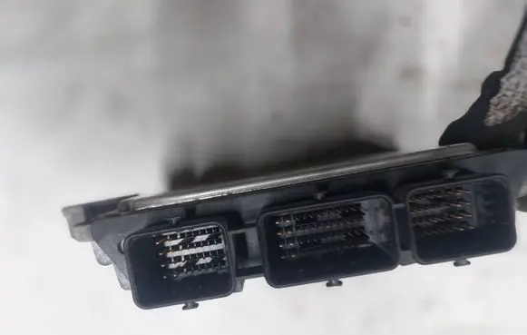 Ford Focus C-MAX Engine control unit/module 3M5112A650MC 1039S05857 0281011263