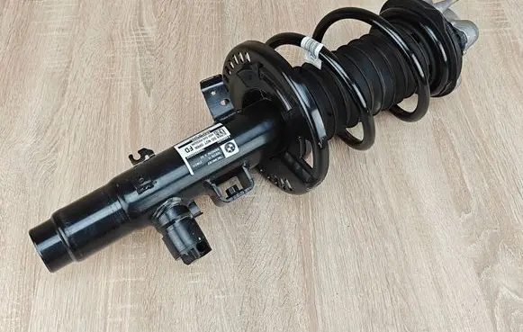 BMW 4 G22 G23 G24 G26 Front shock absorber/damper 6886242