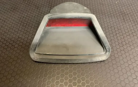 BMW 7 E38 Third/center stoplight 63258352788