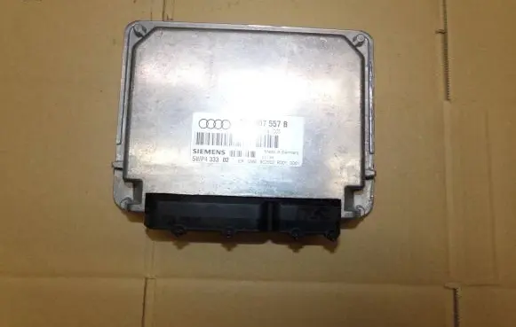 Audi A4 S4 B5 8D Engine control unit/module 3B0907557B