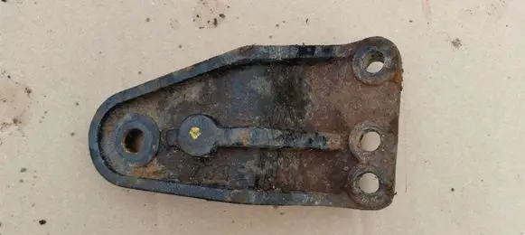 KIA Rio Engine mounting bracket