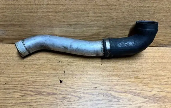 BMW 5 E39 Intercooler hose/pipe 2247967