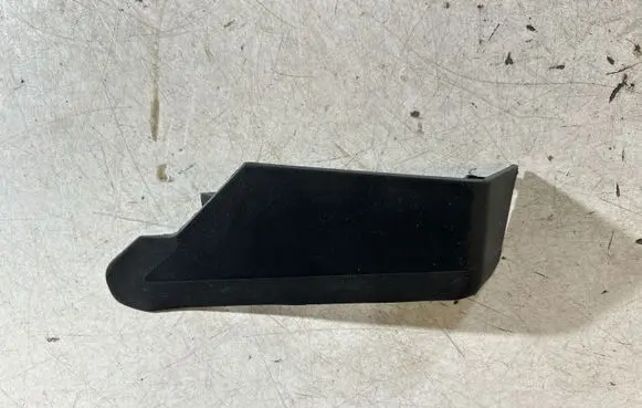 Dodge Challenger Rear/tail light trim molding 68175183AC
