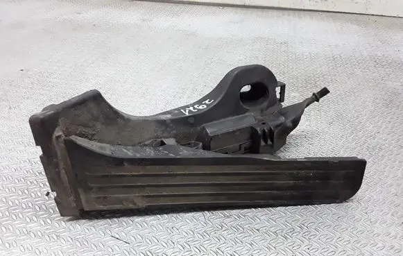 Volkswagen Touran I Accelerator throttle pedal 1T1721503H