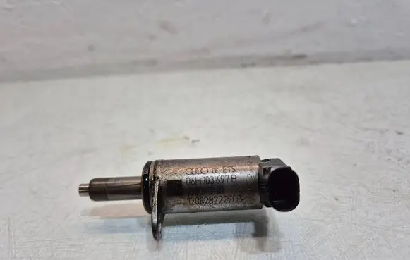 Audi Q5 SQ5 8R Turbo solenoid valve 06H103697B