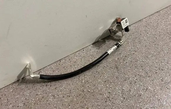 BMW 5 G30 G31 Negative earth cable (battery) 6840519 61216840519