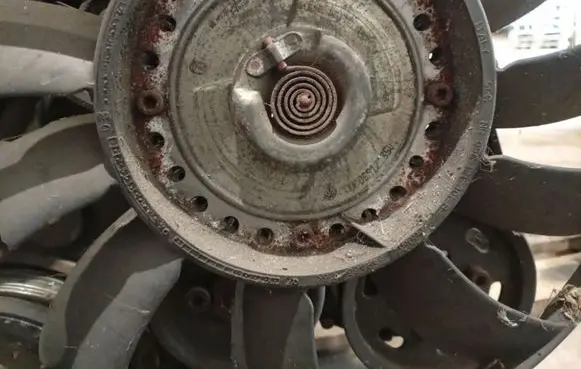 Audi A4 S4 B5 8D Viscous fan clutch 058121350