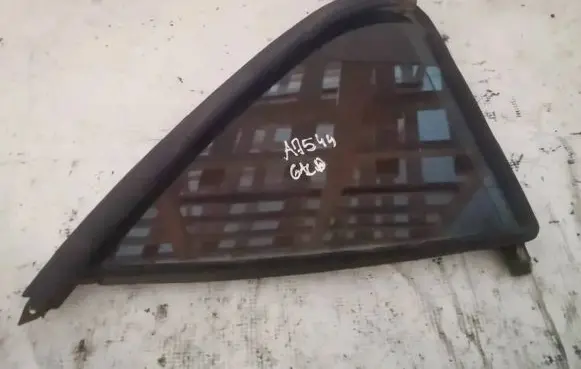 KIA Sorento Rear vent window glass 