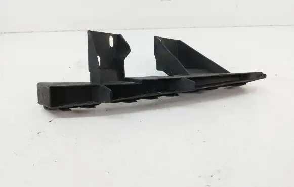 Audi Q7 4L Front bumper mounting bracket 4L0807333