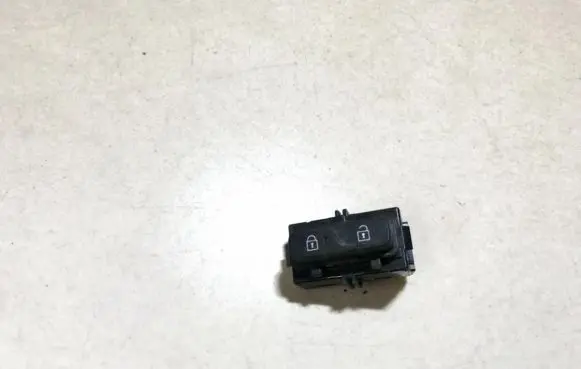 Volvo S60 Central locking switch button 31318990