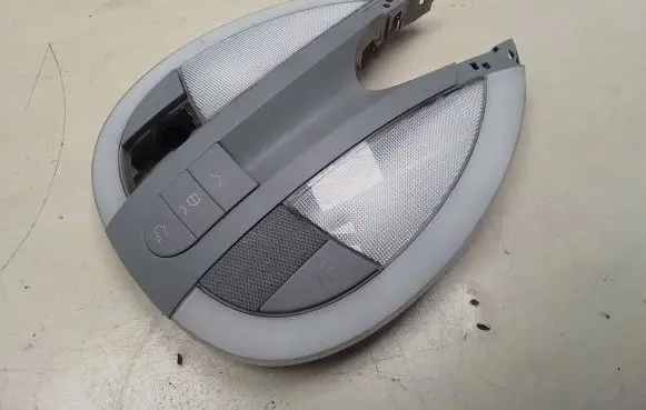 Mercedes-Benz E W211 Front seat light A2118206401 2JM00942340