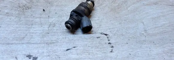 Volkswagen Golf V Fuel injector 06a906031bt