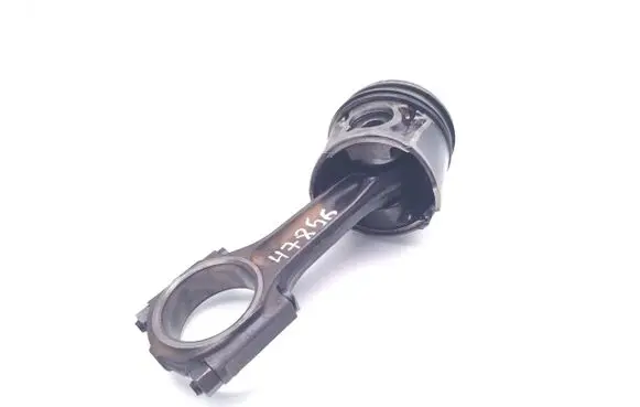 Volvo V50 Piston with connecting rod D4204T