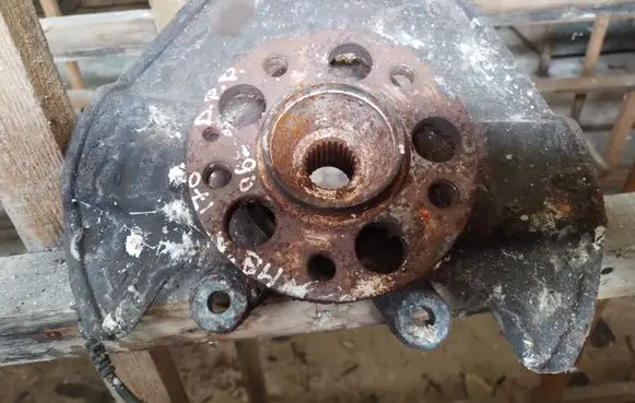 Mercedes-Benz A W169 Front wheel hub spindle knuckle