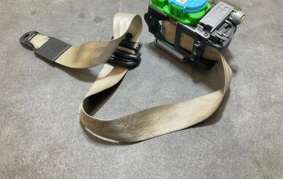 Audi A5 8T 8F Front seatbelt 8T0857705 090508 306497399L63