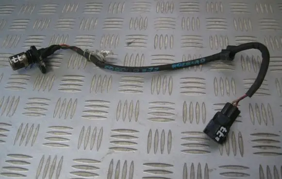 Toyota Corolla E120 E130 Crankshaft position sensor 9091905048