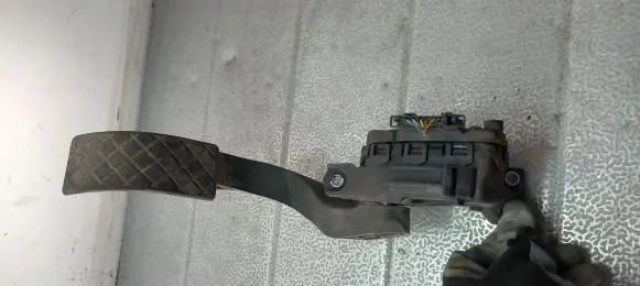 Audi A6 Allroad C5 Accelerator pedal position sensor 