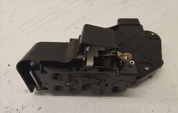 Ford Focus C-MAX Rear door lock 9240006