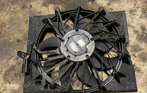 BMW 6 E63 E64 Electric radiator cooling fan 6946638 75789022