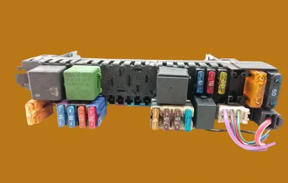 Mercedes-Benz S W220 Fuse box set 08045120