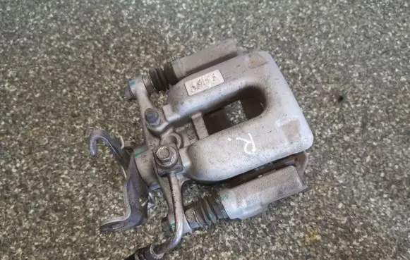 Buick Encore I Rear brake caliper