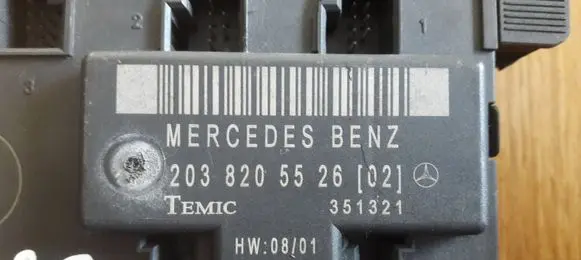 Mercedes-Benz C W203 Door control unit/module 2038205526 351321