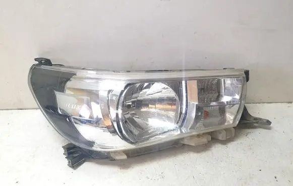 Toyota Hilux VIII Headlight/headlamp 