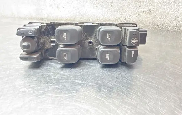 Volvo S60 Electric window control switch 8682949 MD081200033