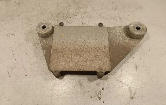 Jaguar XE Rear differential/diff mount bracket GX734B148CB