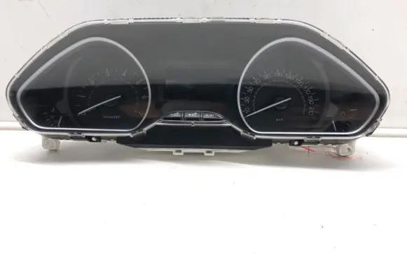 Peugeot 208 Speedometer (instrument cluster) 9813848780