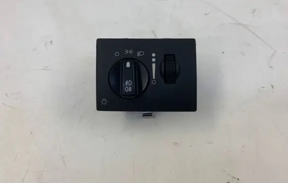 Chrysler 300 - 300C Light switch p68019901ab
