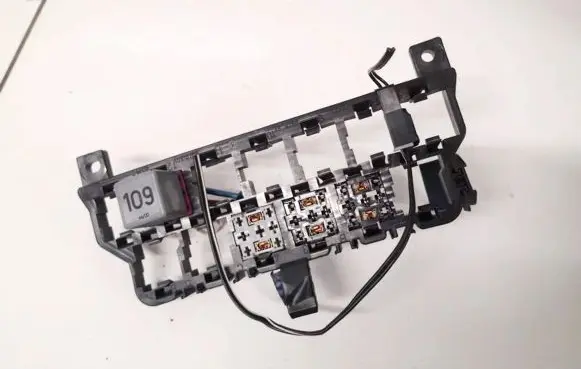 Audi A3 S3 8L Fuse box set 8d0937503e