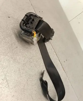 Skoda Octavia Mk3 (5E) Front seatbelt 3066322
