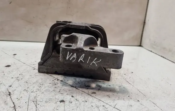Volkswagen PASSAT B6 Engine mount bracket 1K0199262