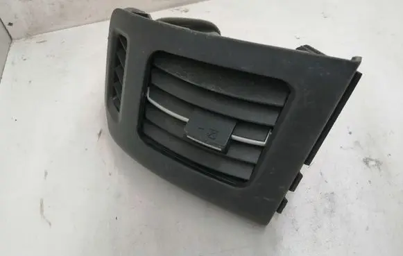 Toyota Prius (XW30) Dashboard side air vent grill/cover trim 5568647010 5565047070 5566047040